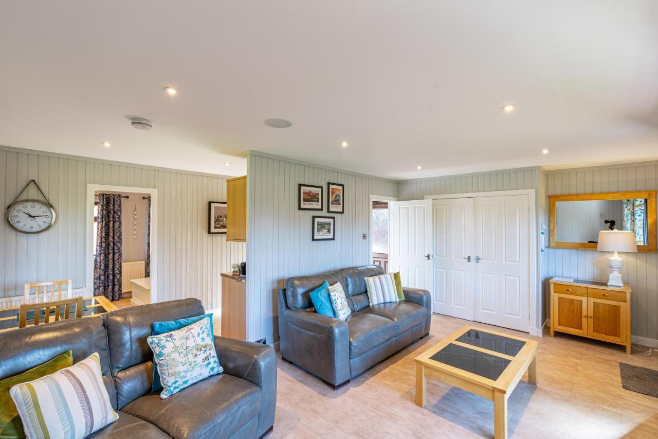 Bluebell Lodge 7 With Hot Tub Newton Stewart Exterior photo