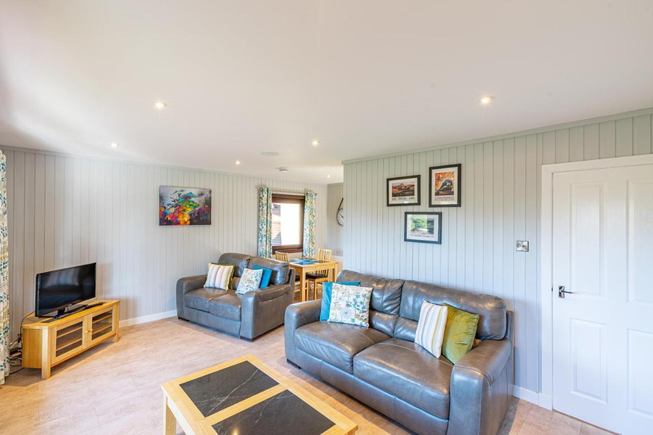 Bluebell Lodge 7 With Hot Tub Newton Stewart Exterior photo
